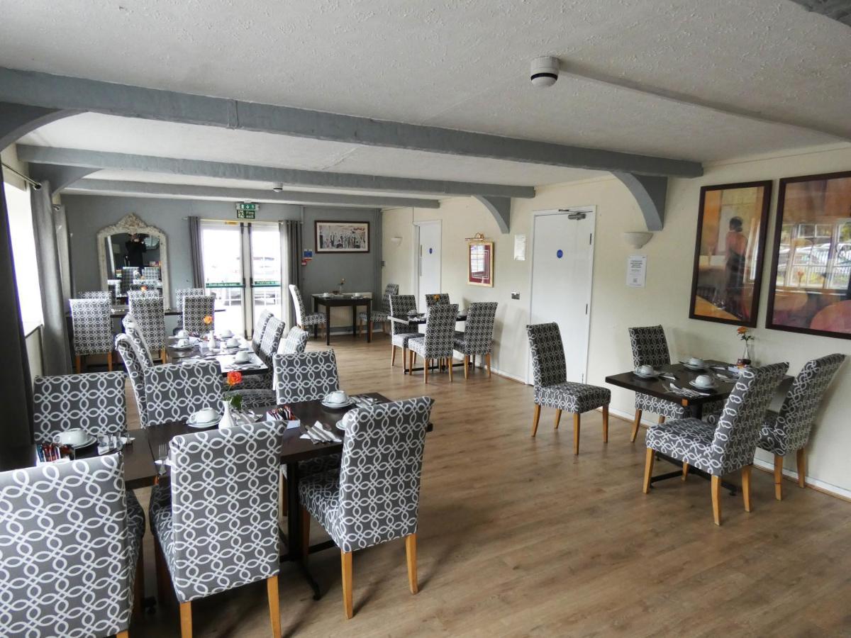 The Riverside Hotel Monmouth Buitenkant foto