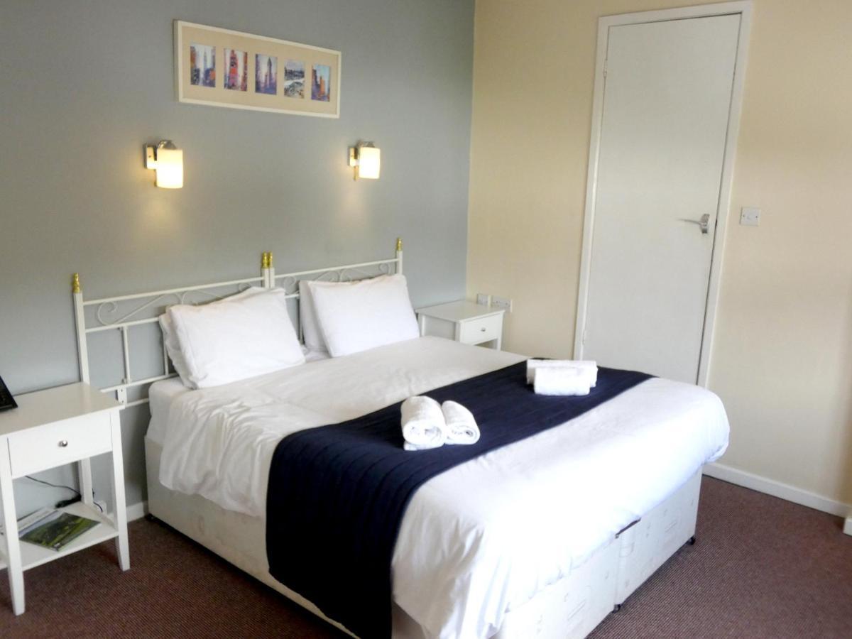 The Riverside Hotel Monmouth Buitenkant foto