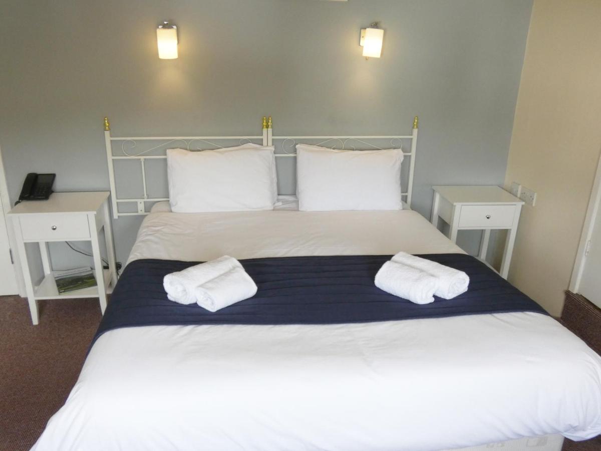 The Riverside Hotel Monmouth Buitenkant foto
