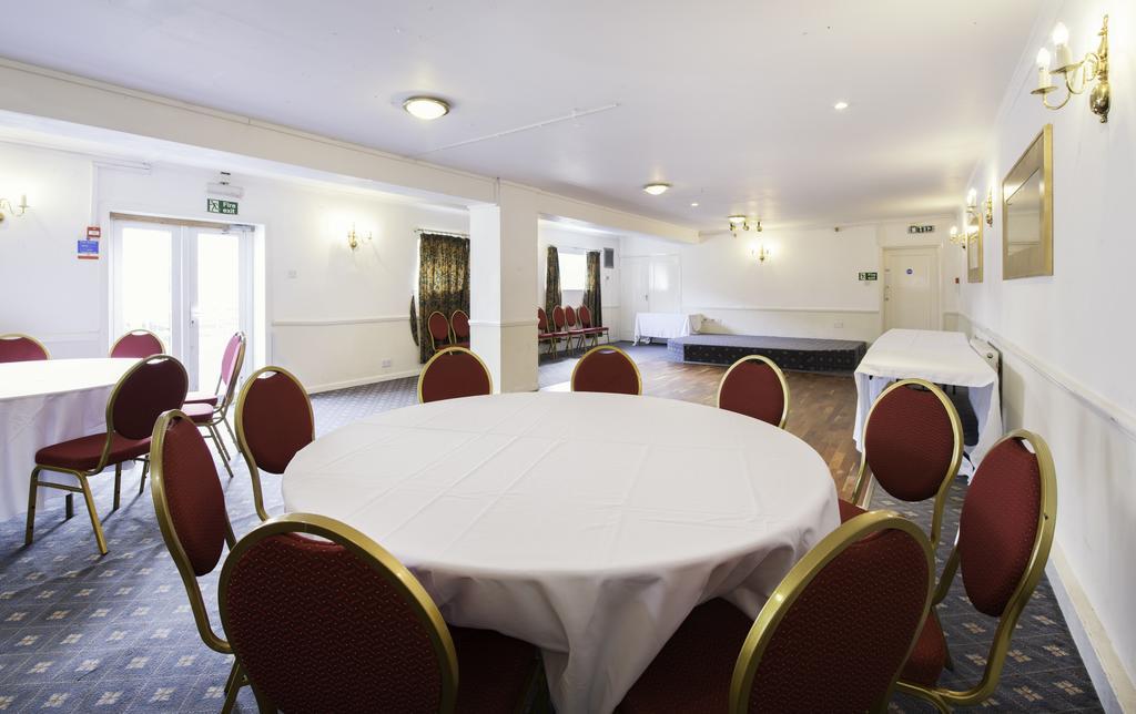The Riverside Hotel Monmouth Buitenkant foto