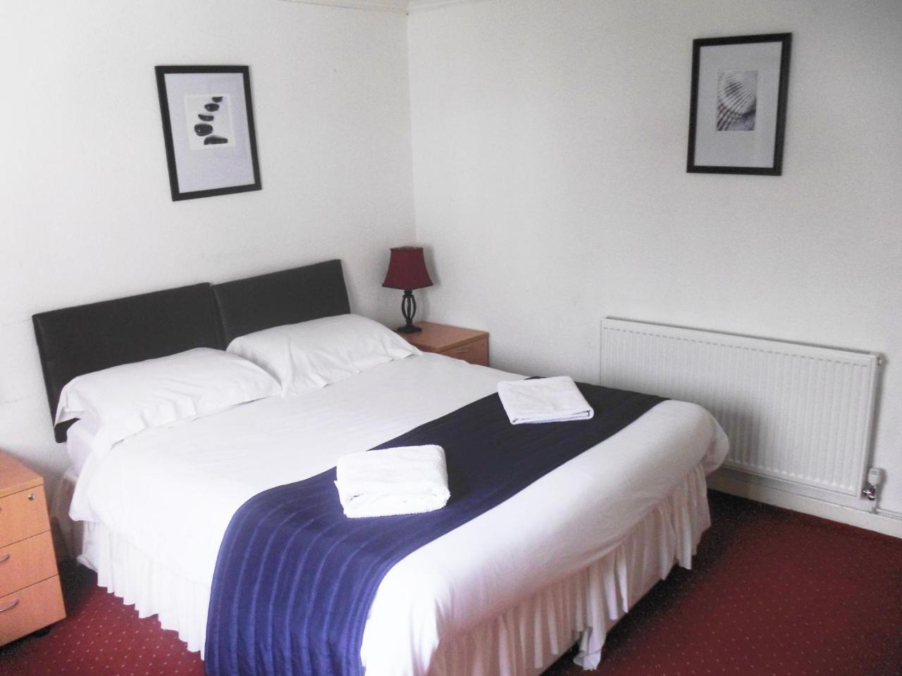 The Riverside Hotel Monmouth Buitenkant foto