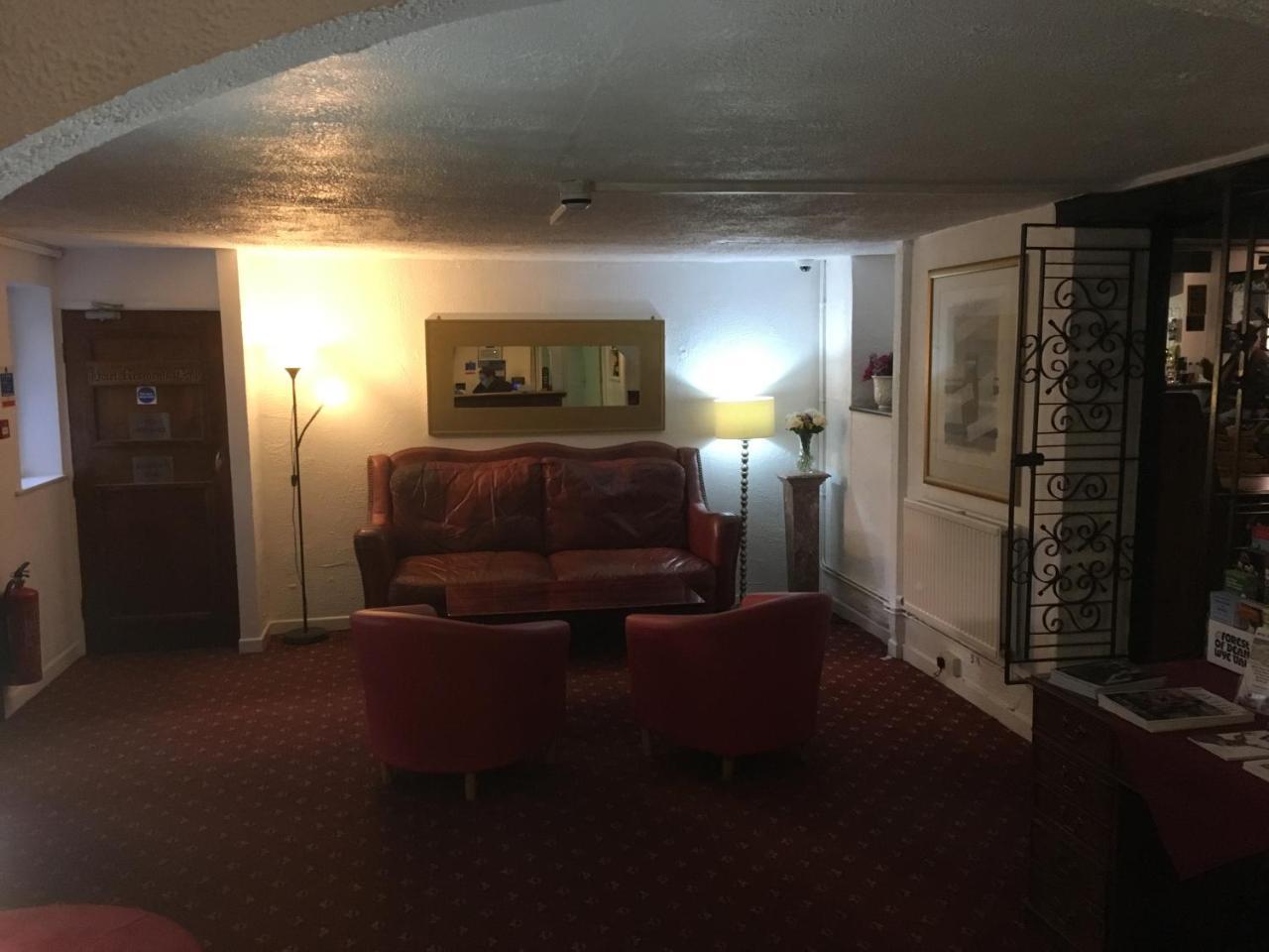 The Riverside Hotel Monmouth Buitenkant foto